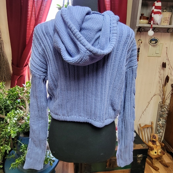 🛒🛍️💥Aeropostale Women size medium cropped hooded chain knit sweater - Picture 5 of 7